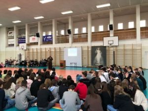 Czytaj więcej: „Odejdź”